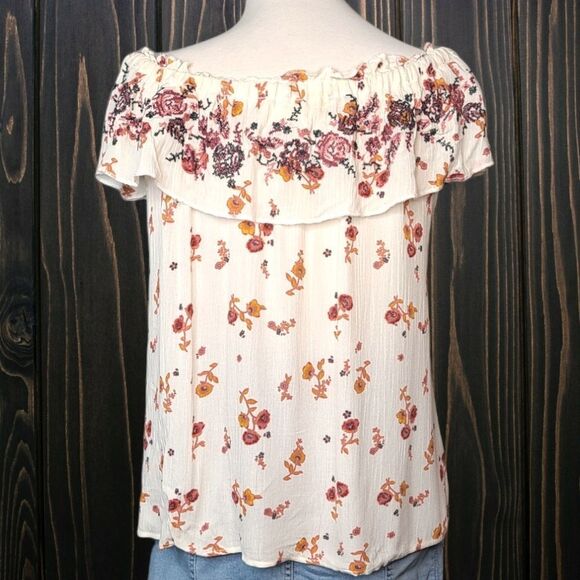 Woman's Altr'd State Ruffle Floral Top Cream Large - Picture 4 of 5
